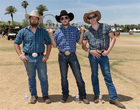 18 Types of Guys You Meet at a Country Music Concert | Festival outfits ...