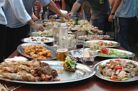 How to set up a buffet table | Australia's Best Recipes