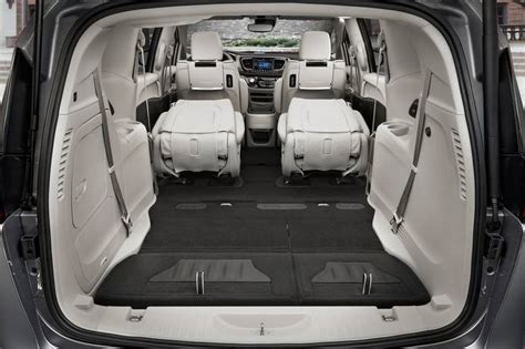 2020 Chrysler Pacifica Pictures - 416 Photos | Edmunds