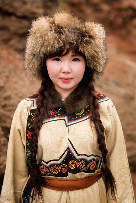 Photographer Treks Over 40,000 Miles Across Siberia Capturing Faces of ...