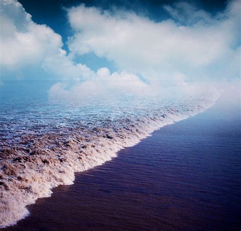 Qiantang River Tidal Bore: Photography, Best Time & Pictures