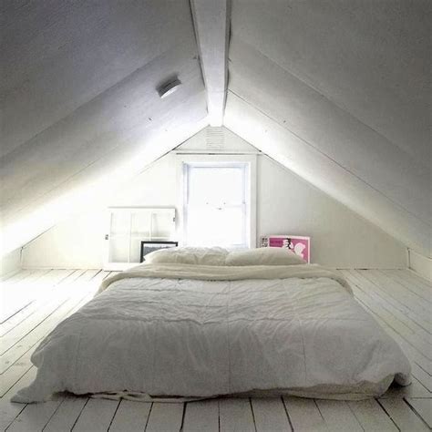 30+ Comfy Small Attic Bedroom Ideas For Your Home | Small attic bedroom ...