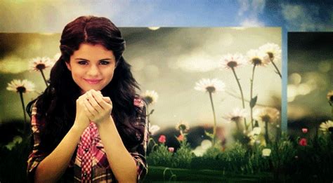 selena gomez gifs Page 109 | WiffleGif