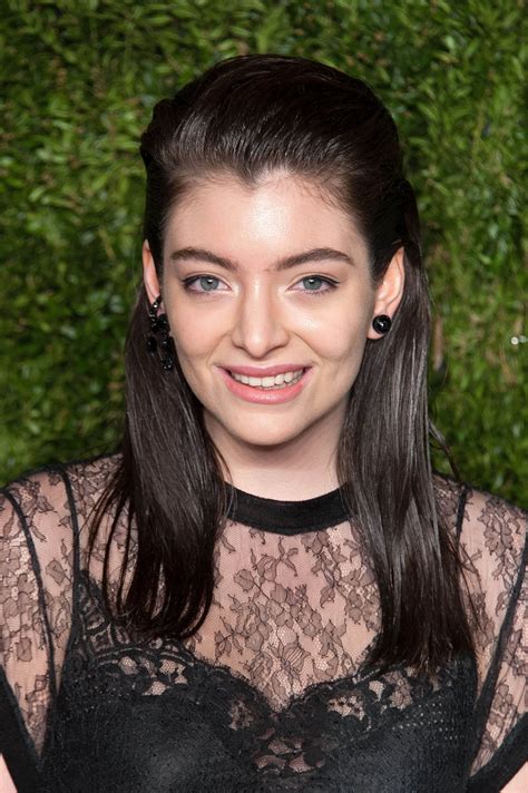 Big Celebrity Haircut News: Lorde Chopped Off Her Long Curls | Glamour