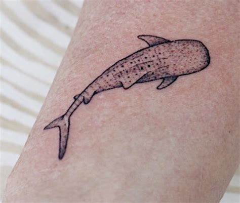 Share more than 74 minimalist whale shark tattoo best - in.cdgdbentre