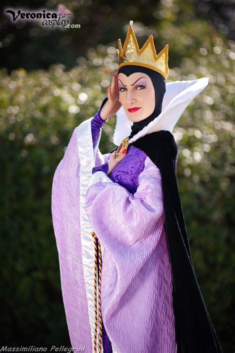 Queen Grimhilde (Snow White and the seven dwarfs) by VeronicaCosplay on ...