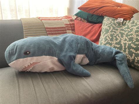 Ikea shark teddy - OLIO