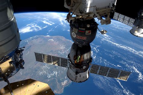 Space station marks milestone: 100,000th orbit of Earth - CBS News