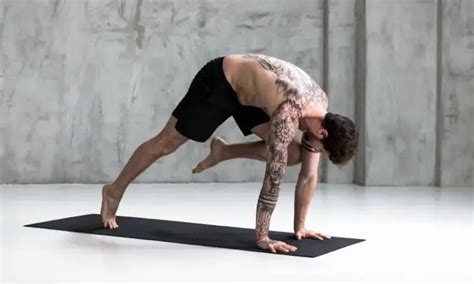 The Transformative Benefits of Yoga for Men, A Comprehensive Overview ...