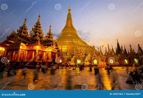 Shwedagon pagoda at night editorial photography. Image of cupola - 18281462