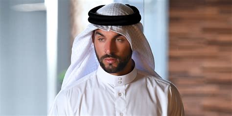 UAE Traditional Dress | Dress For Men, Women And Children