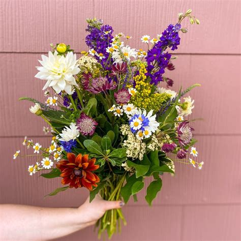 Beautiful Wild Flower Bouquet in 2020 | Flowers bouquet, Wildflower ...