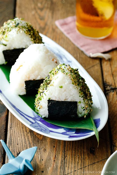 Yaki Onigiri (Grilled Rice Ball) 焼きおにぎり • Just One Cookbook