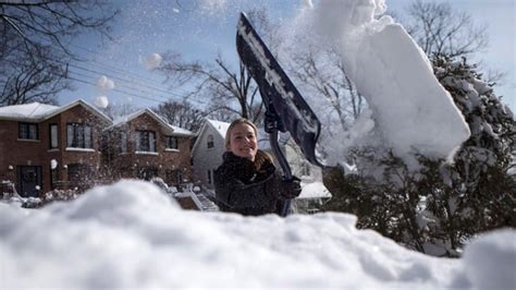 GTA residents wake up to fresh snow on Christmas Day | CTV News