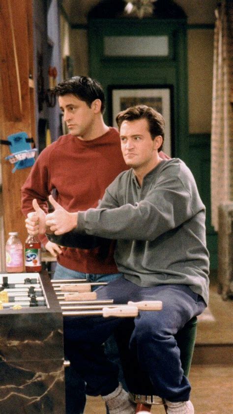 Joey and Chandler | Wallpapers de filmes, Imagem de memes, Friends em ...