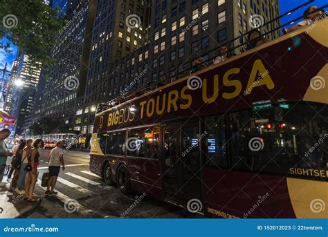 Tour Bus at Night in New York City, USA Editorial Stock Photo - Image ...