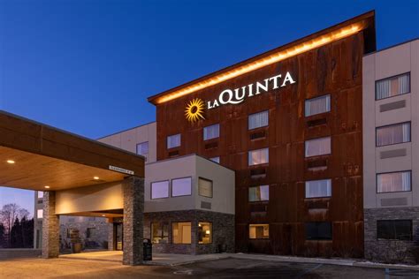 La Quinta Inn & Suites by Wyndham Anchorage Airport | Anchorage, AK Hotels