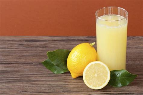 Lemon Juice Uses And Health Benefits - Home Remedies And Natural ...