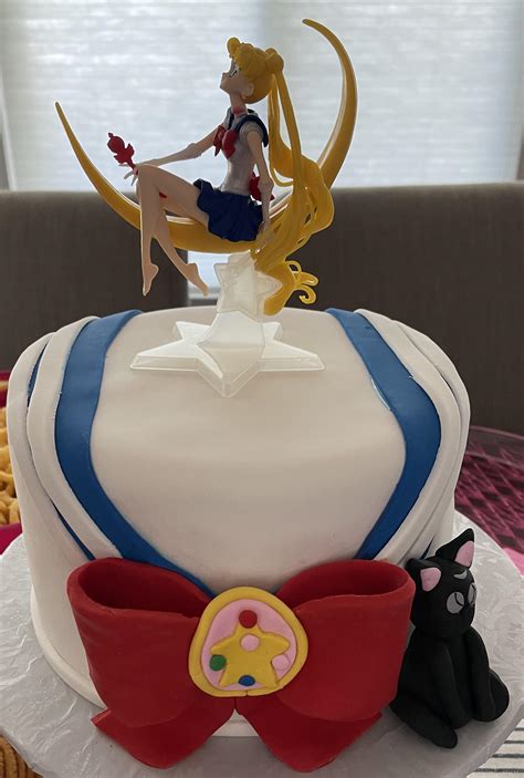 Sailor Moon birthday cake! For my 35th :) : r/sailormoon