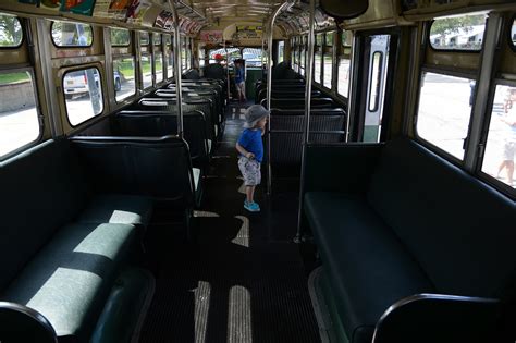 Take a Ride Back to the 1950s With the MTA's Fleet of Vintage Buses ...