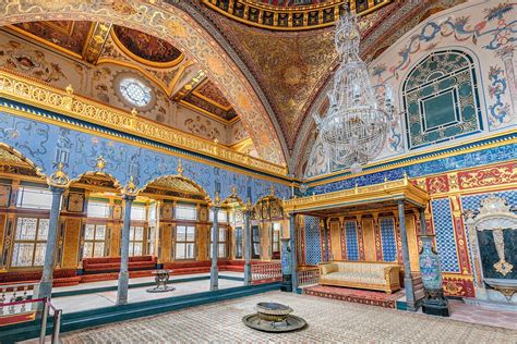 Topkapi Palace in Istanbul - Explore the Old Headquarters of the ...