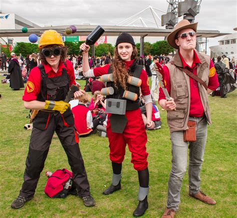 Team Fortress 2 RED Cosplay Team by NiGHTSflyer129 on DeviantArt