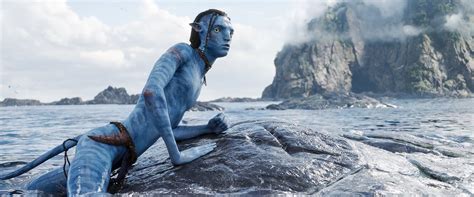 Avatar: The Way of Water movie review (2022) | Roger Ebert