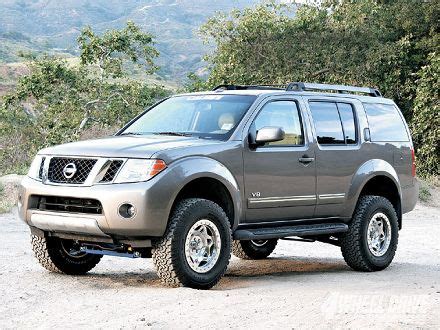 Nissan Pathfinder LE: Photos, Reviews, News, Specs, Buy car