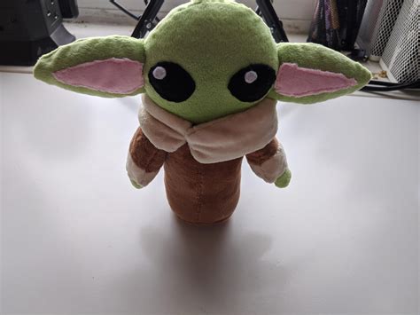 I made a baby Yoda Plushie! : StarWars