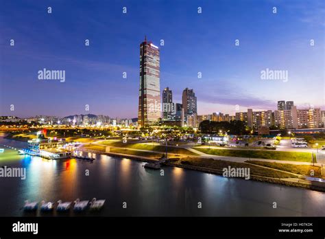 Seoul skyline at night Stock Photo - Alamy