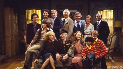 10 '80s Sitcoms That Deserve A Reboot