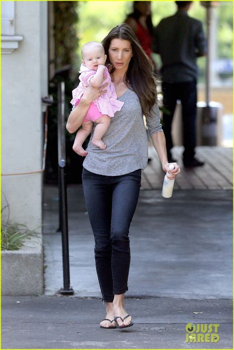 Jeremy Renner Debuts Adorable Baby Daughter Ava!: Photo 2955484 ...