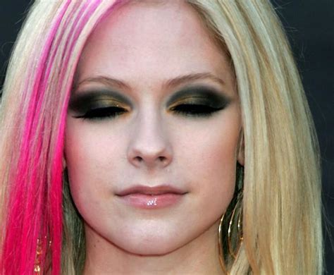 Avril Lavigne - Avril Lavigne Photo (10189138) - Fanpop