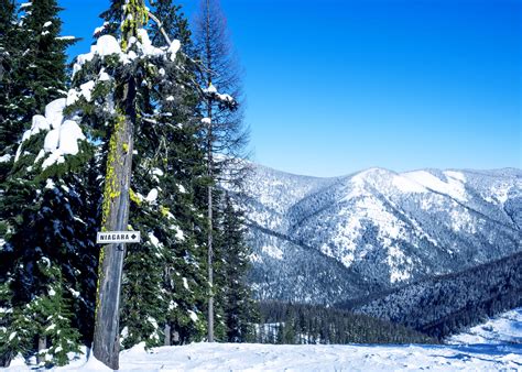 Lookout Pass Travel Guide - Idaho's Snowiest Ski Resort