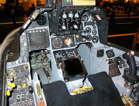 F-16A Fighting Falcon cockpit - Prop, Jet and Helo cockpits - Gallery ...