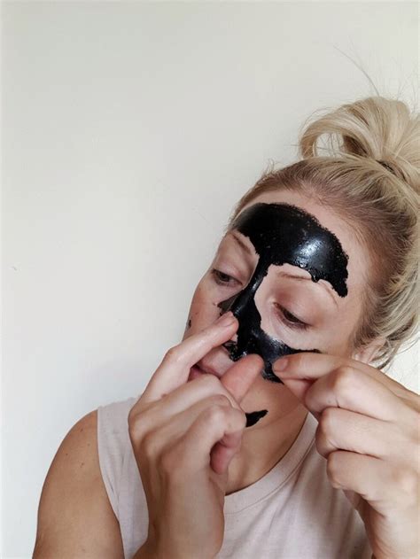 Charcoal Rescue Peel-Off Blackheads Mask Review – Susana