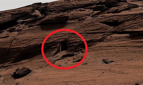 NASA’s Curiosity Rover Spots a “Doorway” on Mars