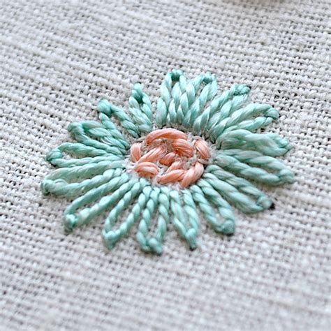 How to embroider chain stitch flowers - flower embroidery day 2