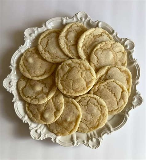 Chewy Almond Cookies - FlyPeachPie