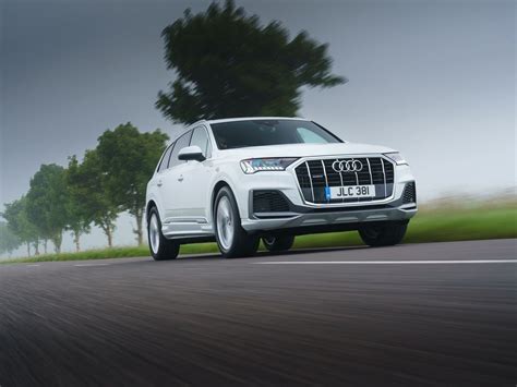 First Drive: How does plug-in hybrid power change the Audi Q7 ...