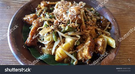 Rujak Cingur Famous Traditional Food Eat Stock Photo 1636017283 ...