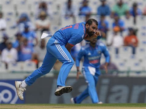 5 Best Bowling Spells of Mohammed Shami - Cricfit