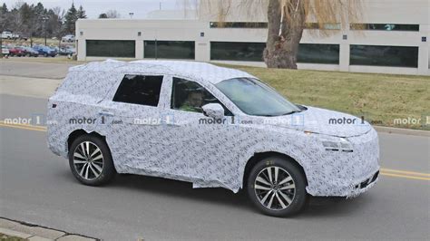 Next-Generation Nissan Pathfinder Makes Spy Photo Debut | VW Vortex ...