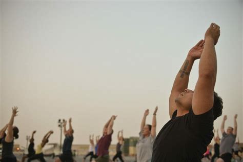 5 Health And Fitness Benefits of Yoga for Men - The Healthy Man