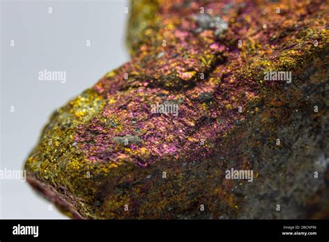 Detail of the chalcopyrite mineral Stock Photo - Alamy