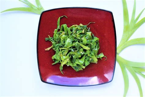 Vegan Daylily Recipe: Simply Sautéed Daylily Shoots - Very Vegan Val