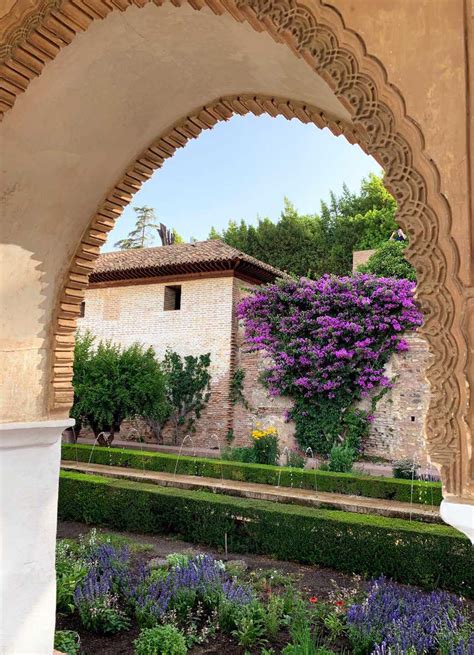 History of the Alhambra's Paradisal Gardens and Courtyards - Lions in ...