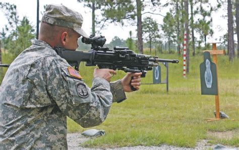 New light machine gun aims to 'SAW' Soldiers' load | Article | The ...