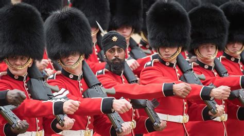 After a century, the British Army issues Sikh Daily Prayer books | SBS News