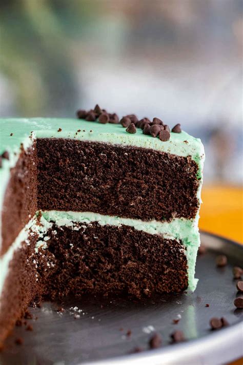 Mint Chocolate Cake (Grasshopper Cake) | RecipeLion.com